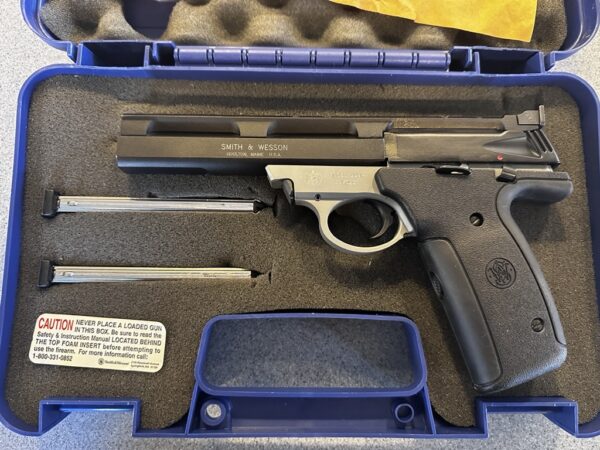 Smith & Wesson Model 22A-1 pistol in .22 LR, barely used, MA OK